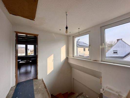 Heller Flur im Dachgeschoss