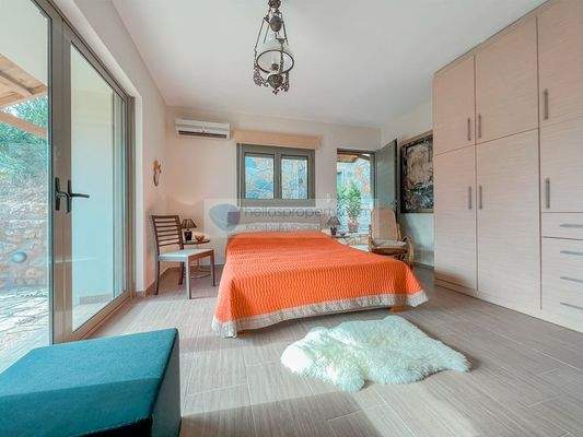 82287c34a91e43f5aa9ad9822db170c7-original