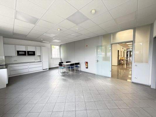 EG - Aufenhaltsraum mit Küche