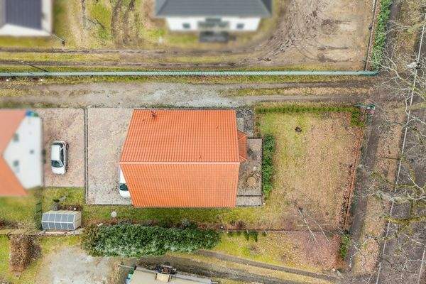 Blick von oben aufs gesamte Grundstück