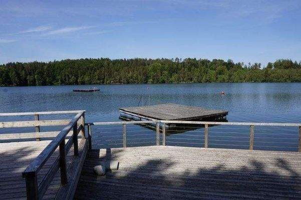 Tüttensee mit Badeplatz und Gastronomie