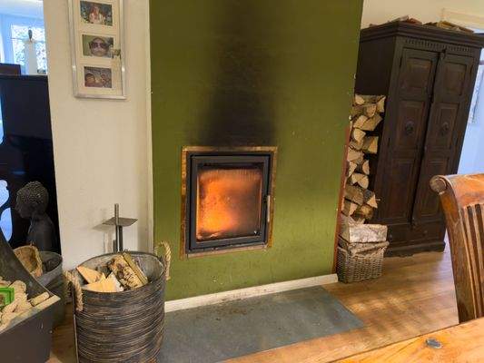 Kamin Esszimmer mit Warmwasseraufbereitung 