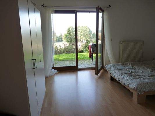 UG: Schlafzimmer