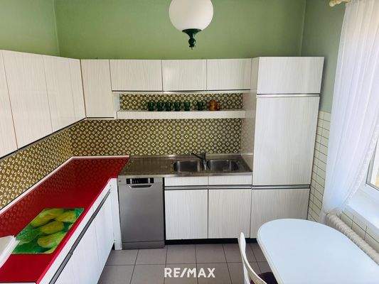 OG Küche mit Blick in den Garten