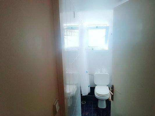 Kreta, Vryses: Wohngebäude mit Pool und Bergblick zu verkaufen – Ideale Investition im Apokoronas!