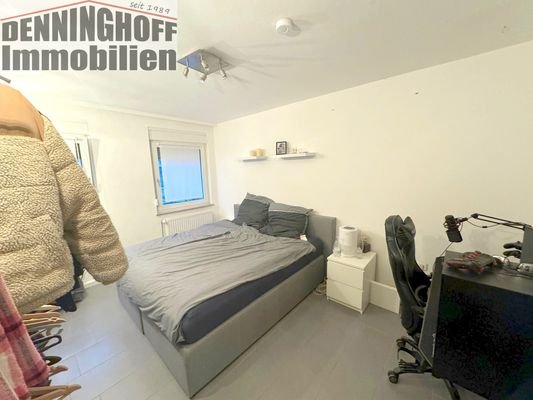 Schlafzimmer 2.OG links