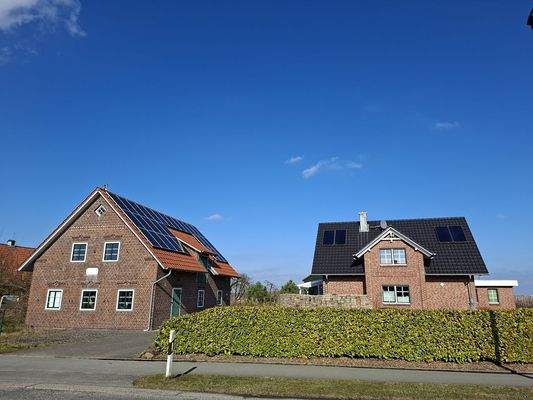 Ansicht &amp; Nebengebäude