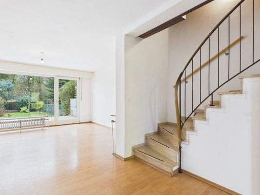 Treppenaufgang zum 1. Obergeschoss