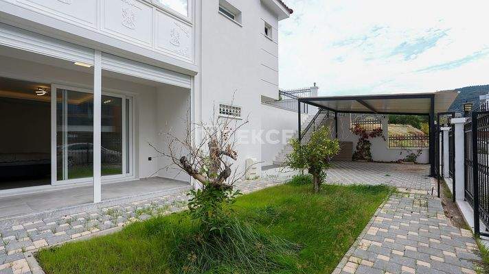 Spacious Villa with City View and a Garden in İzmir