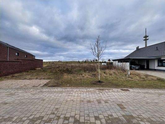 Grundstück mit Zufahrt