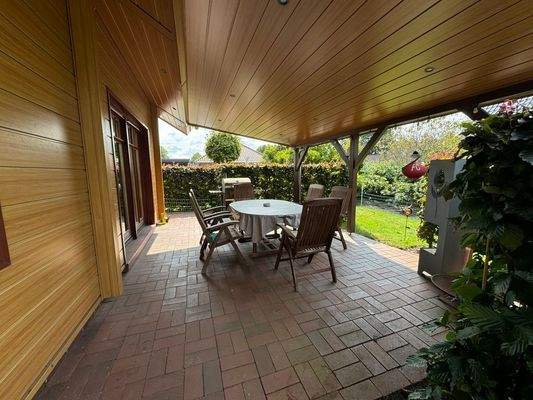 Überdachte Terrasse