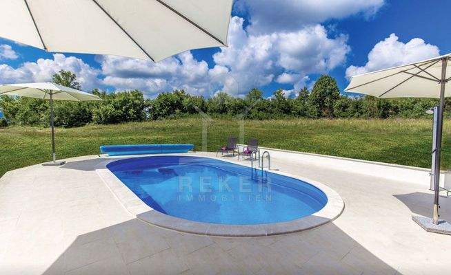 Herrliche Erfrischung erwartet Sie im Pool