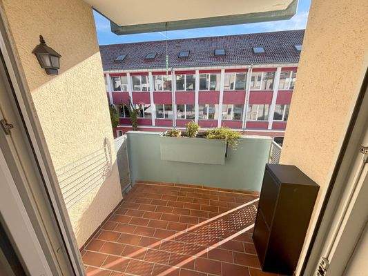 kleiner Balkon von der Küche aus