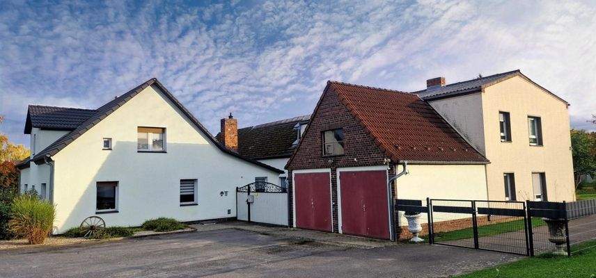 Giebelansichten der Häuser