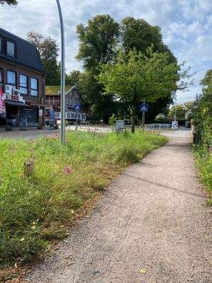 Außenbild Straßenansicht