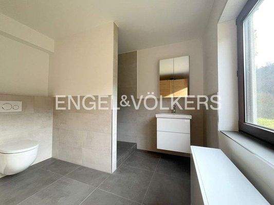 Neues Tageslichtbad mit Dusche