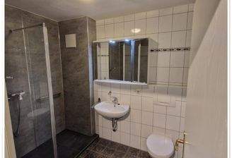 Bad mit bodengleicher Dusche