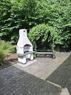 Grillstelle bei Gartenhaus