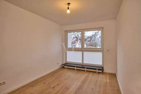 Zimmer 1 mit Blick in die Streuobstwiesen