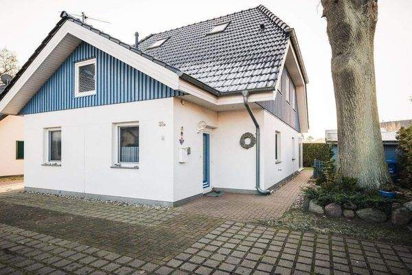 Hausansicht Eingang Haus 1