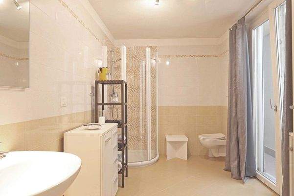 V008-2025_Badezimmer_UG_3v.4