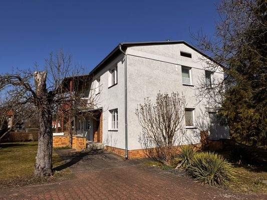 Hausansicht von der Garage