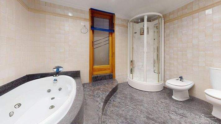 Sea-view-villa-in-Mallorca-Alcanada-Golf-Alcudia-for-sale-Bathroom-Defurnished