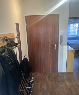 Diele mit Wohnungstür