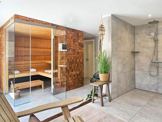 Sauna- &amp; Wellnessbereich