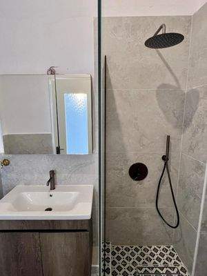 Kreta, Kritsa: Renovierte Wohnung mit Balkon zu verkaufen