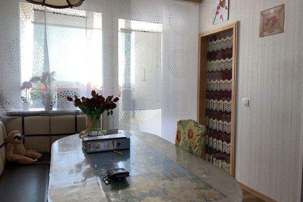 Essbereich mit Zugang zur zweiten Loggia