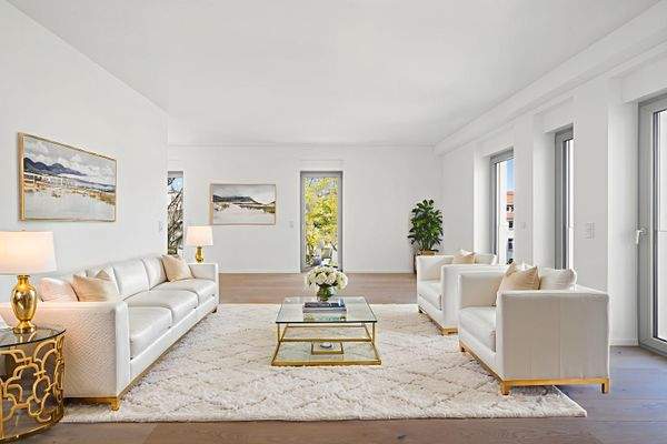 Lichtdurchflutetes Wohn-/Esszimmer (Beispieleinrichtung)