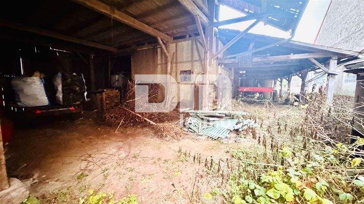 Innenhof / 2. Zufahrt / Zufahrt Scheune und Stall