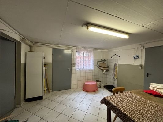 H 541 KG Waschküche.jpg