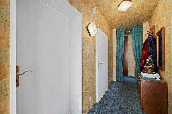 1. OG | Flur | Eingangsbereich