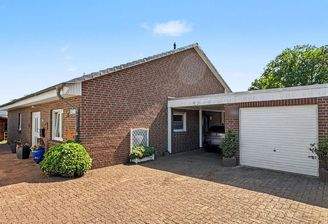 Eingang und Garage