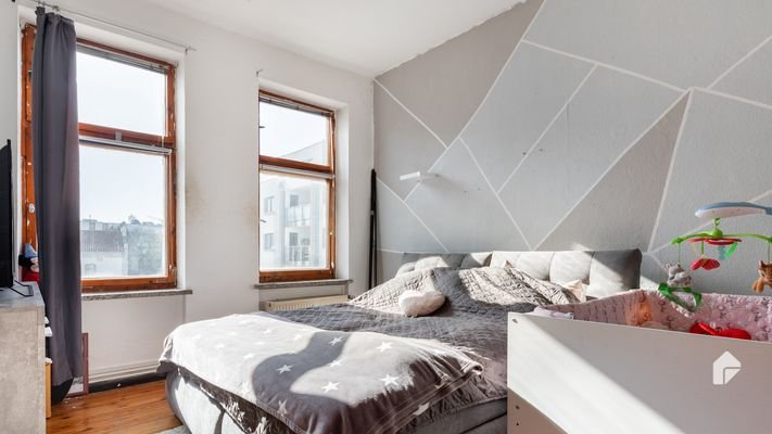 Schlafzimmer 1