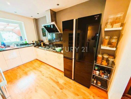 mit extrem edlem Kühlschrank