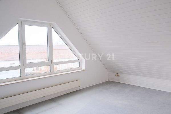 Dachboden mit Tageslicht