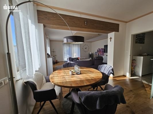 Wohnzimmer mit Essbereich