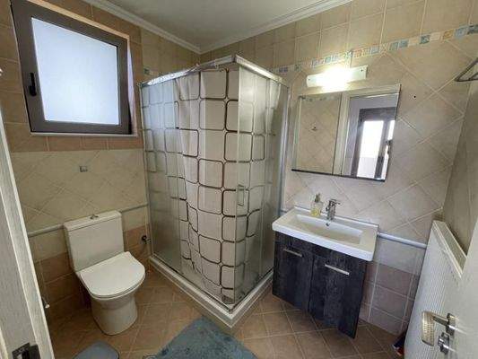 Kreta, Pigi: Geräumiges Haus mit Meerblick zu verkaufen