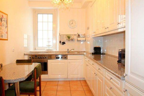 hochwertige EBK 1.OG