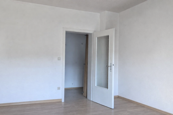 Wohnzimmer ohne Möbel.png