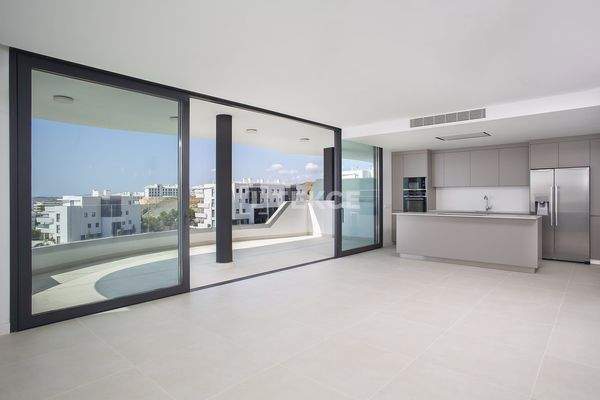 Sea-View Apartments in a Complex in Fuengirola, Spain
