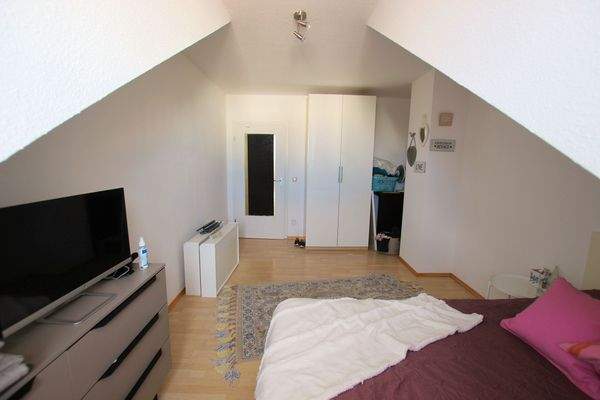 Kind o. Schlafzimmer a.S.