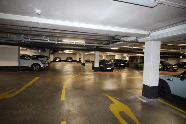 hauseigene Tiefgarage