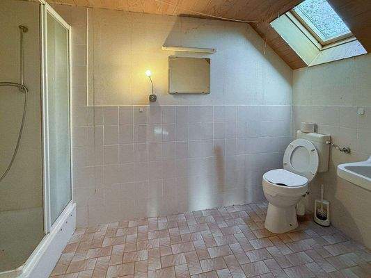 10. Duschbad OG neben dem Wohnbereich.jpg