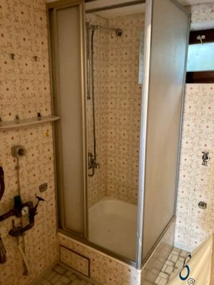 Dusche im Keller