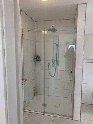 Bodengleiche, große Dusche