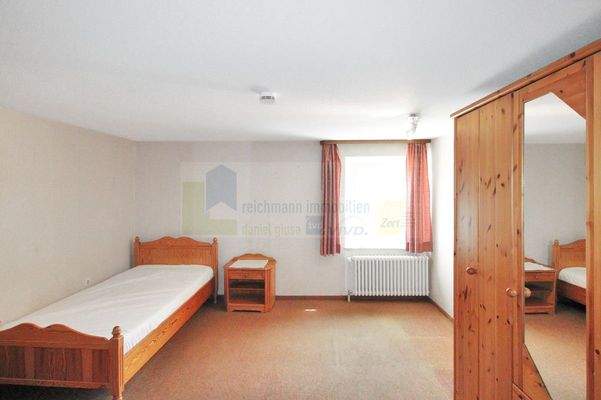 OG - Schlafen / Zimmer III